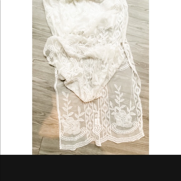 White lace dress - Picture 3 of 3